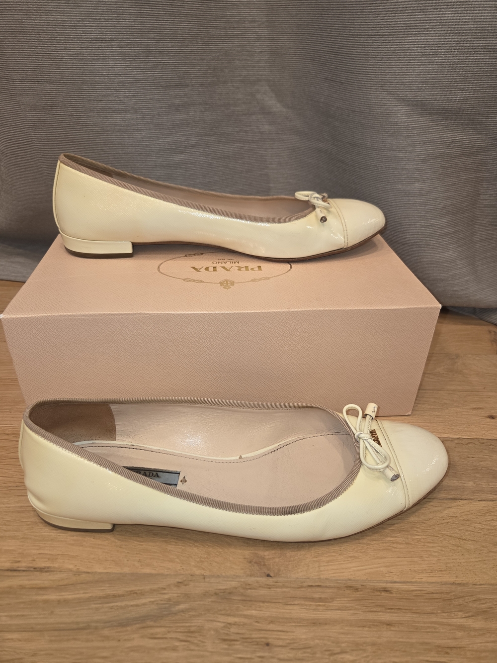 Prada Cream White Beige Patent Leather Bow Ballet Flats Gold Logo Hardware EU 41 - Picture 5 of 11
